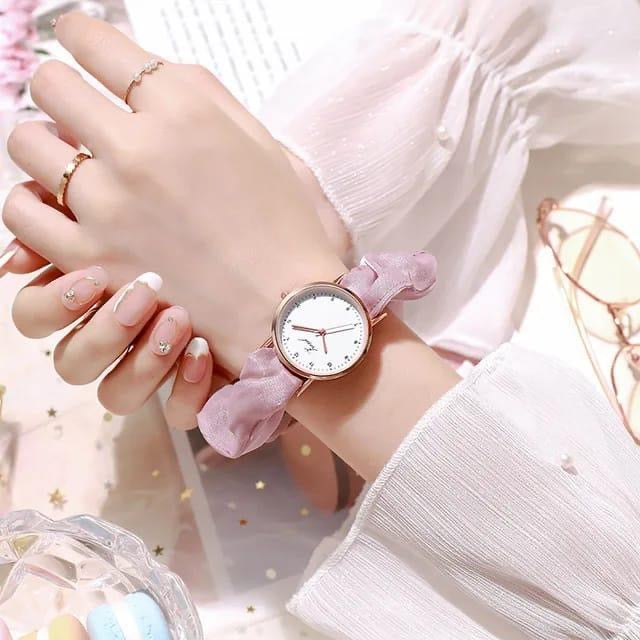Women's Quartz Movement Round Watch - Water Resistant | 1 Pc